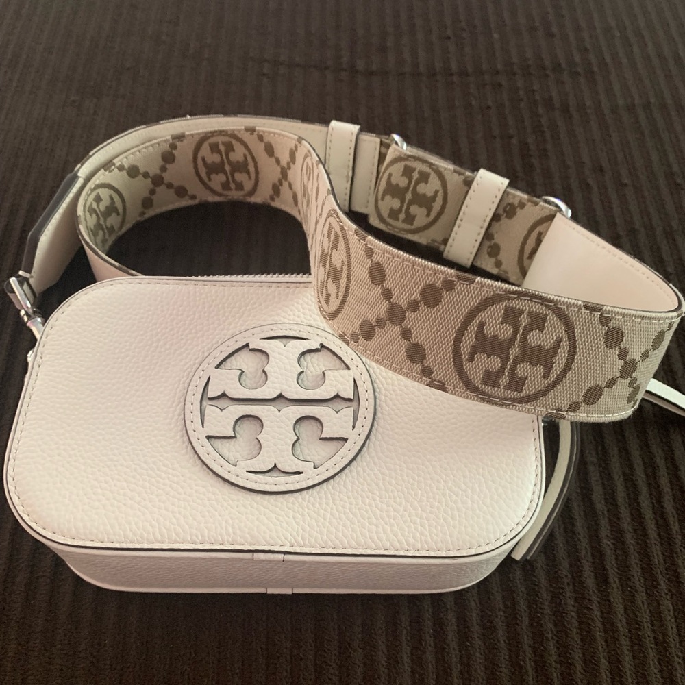 Tory Burch - Small Camera bag.
